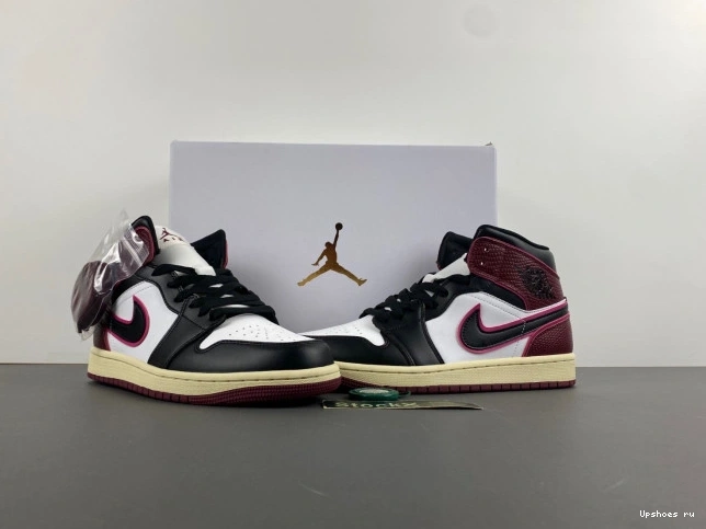 1 OG FQ7818-101 Jordan  Red High Air Black  0401